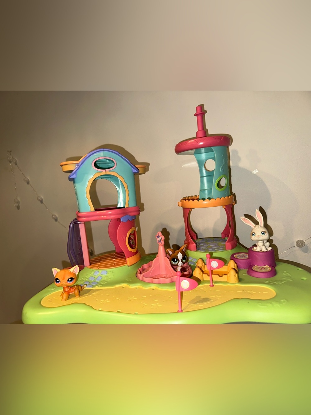 Littlest Pet Shop LPS Whirl Around Playground Playset 3 Figures